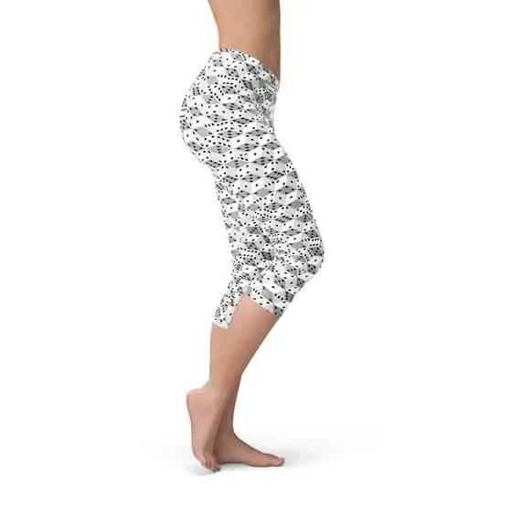 Stylish Black and White Dice Print Capri Leggings for Active Women